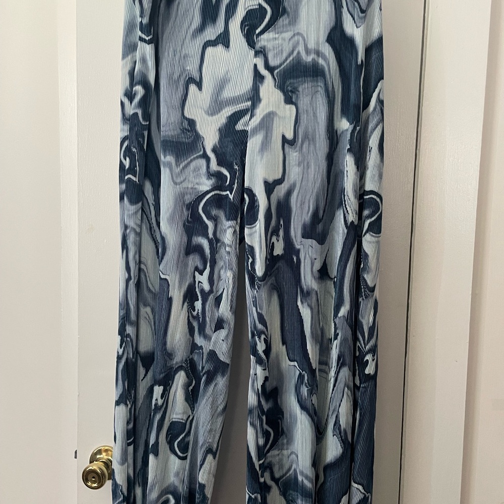 Cyrus womens Wide Leg Pants in Blue & White Marble Print 3x